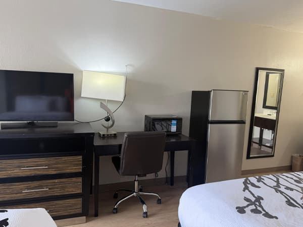 SAFAR  luxurious guest room with premium amenities